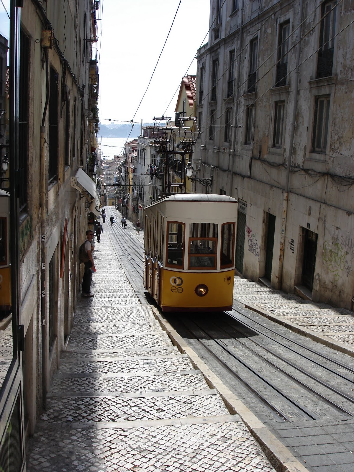 Mário Cesariny – Em todas as ruas te encontro
