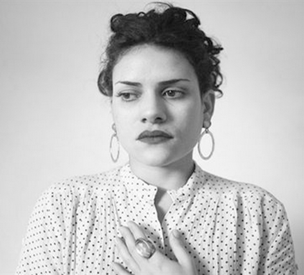 Adelaide Ivánova – pro meu amante, quando atinge a maioridade