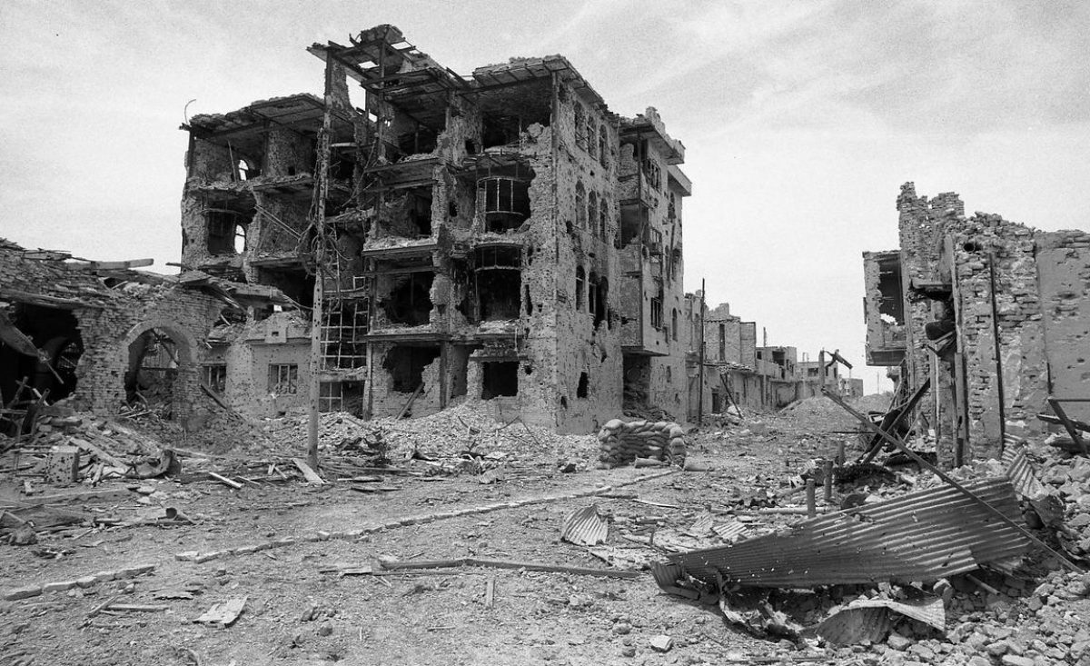 Brian Turner – Quão brilhante é abril