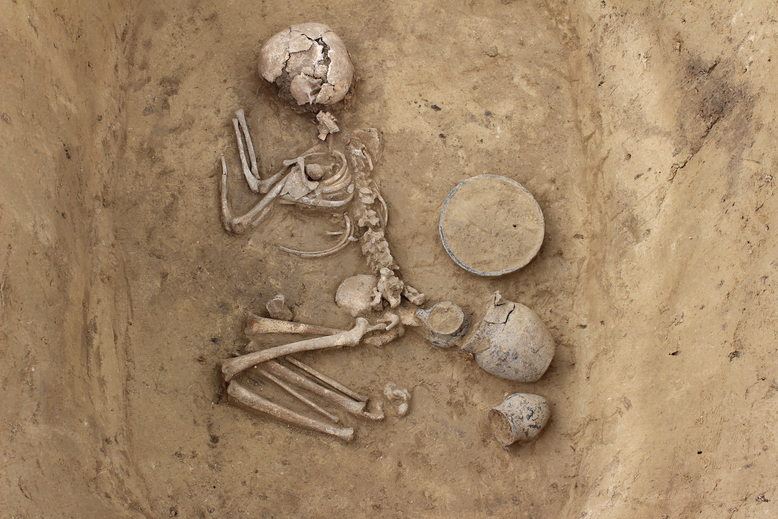 Una Mannion – Sepultado agachado