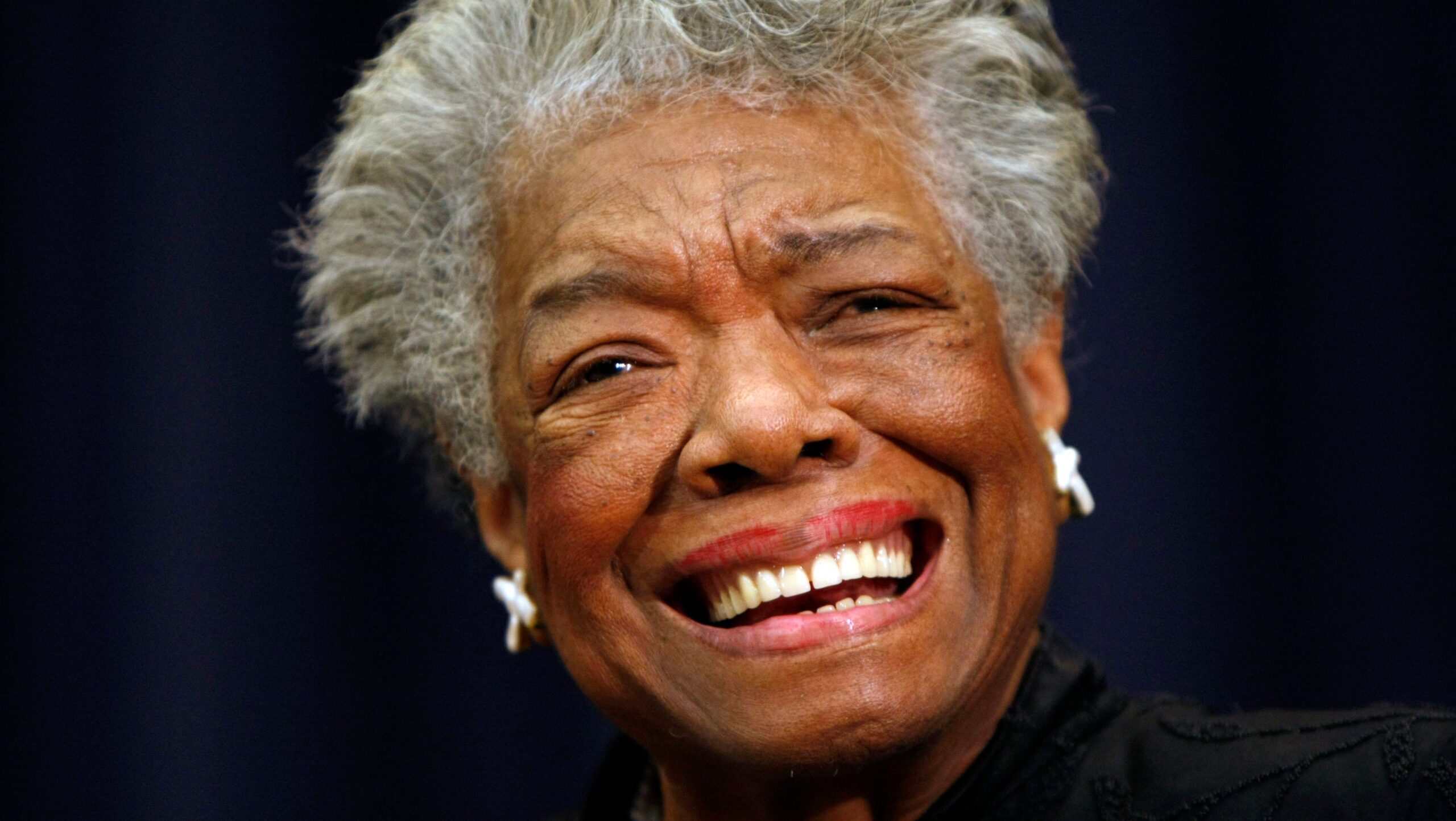 Maya Angelou – Quando as grandes árvores caem