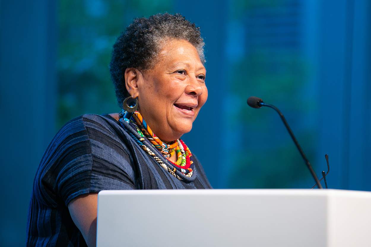 Marilyn Nelson – Mais rápido que a luz