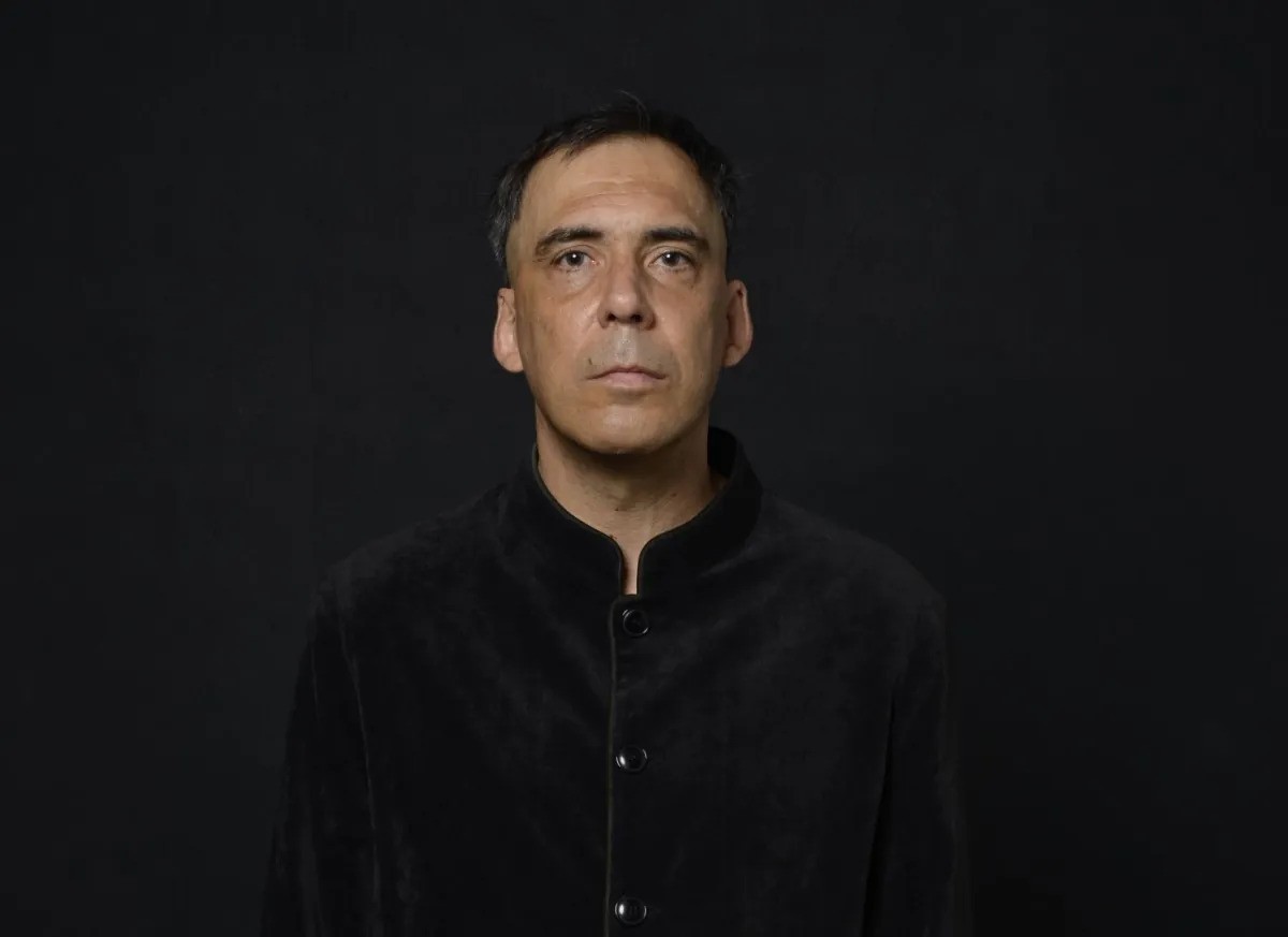 Arnaldo Antunes – Eu apresento a página branca