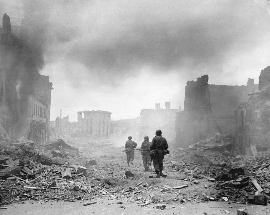 Saskia Hamilton – 1944