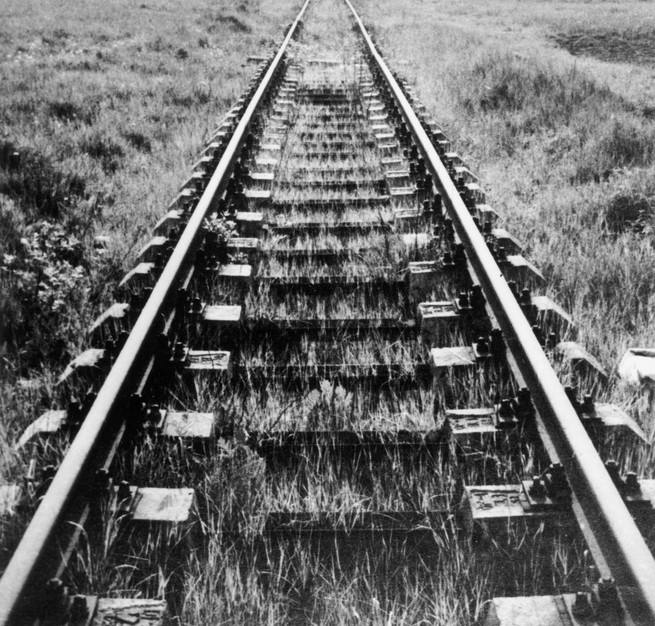 Dan Pagis – Escrito a lápis no vagão lacrado